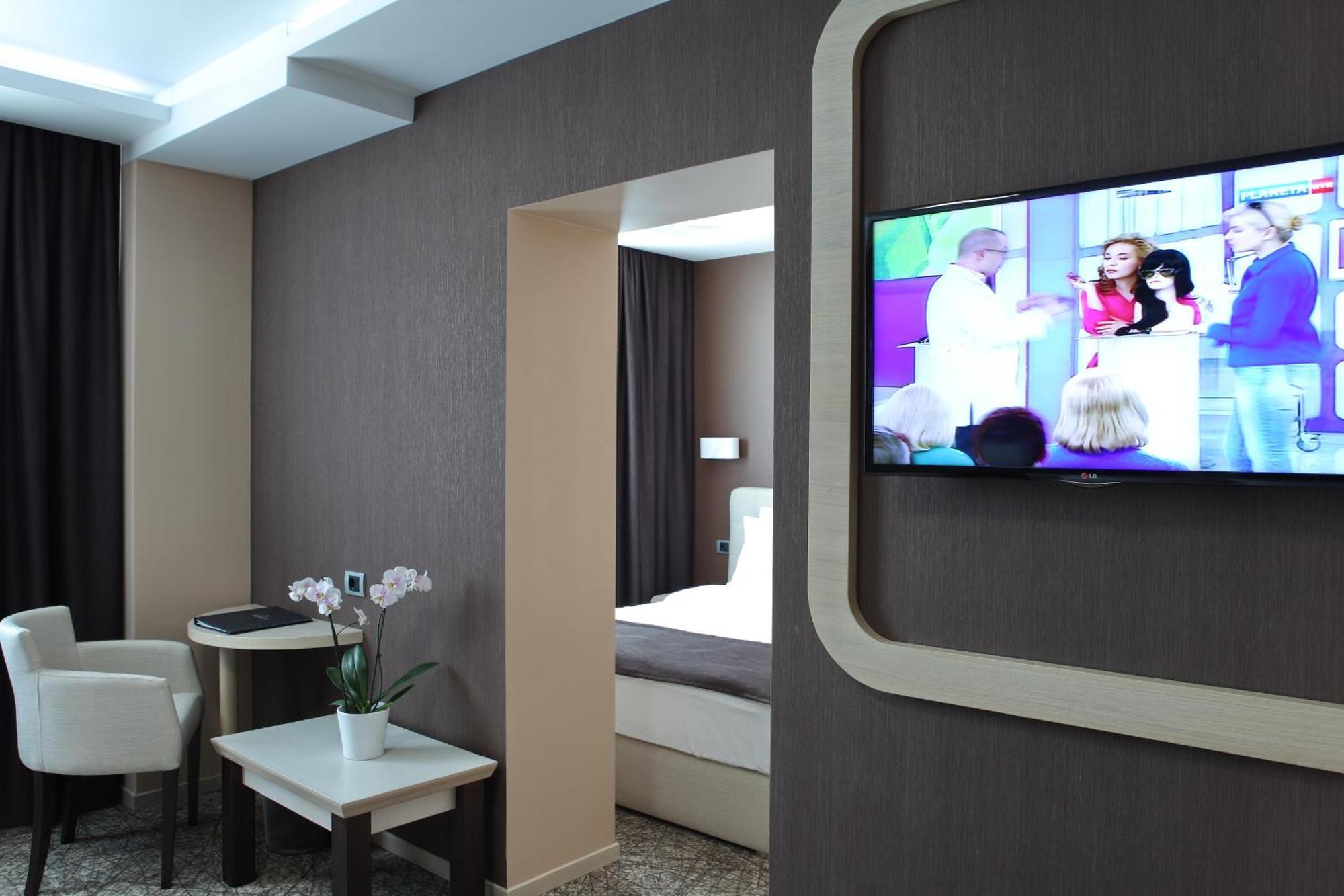 Garni Hotel Aveny Cacak Exterior photo